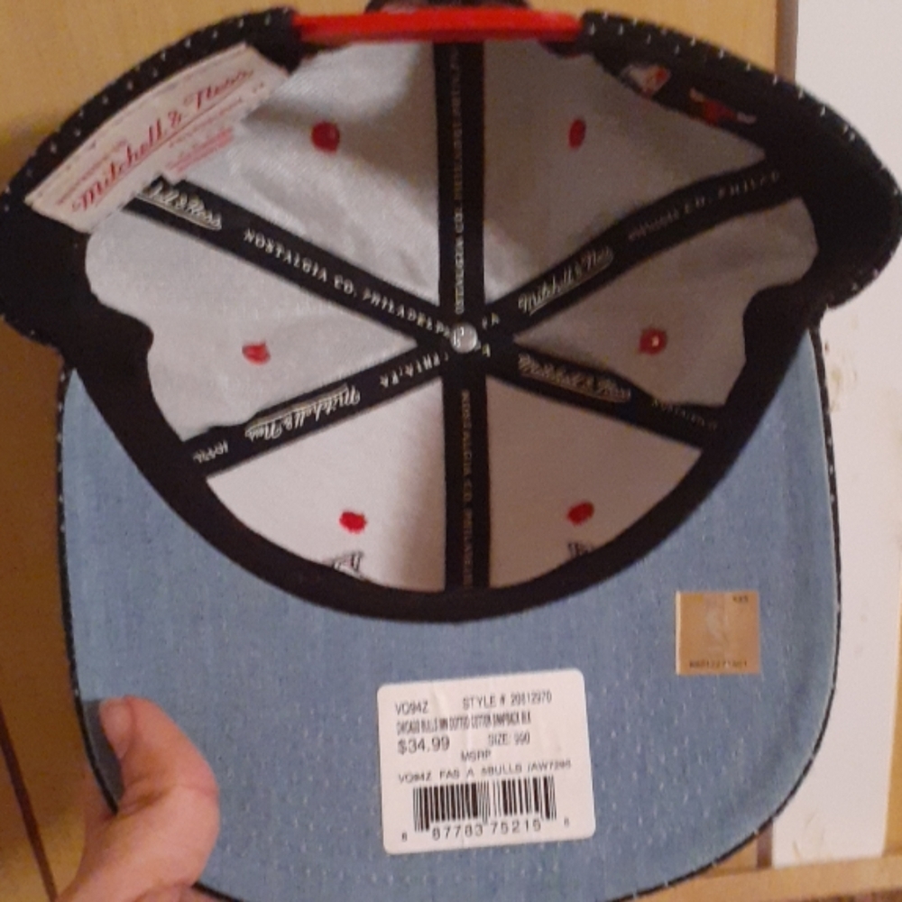 Hat - Picture 2 of 3